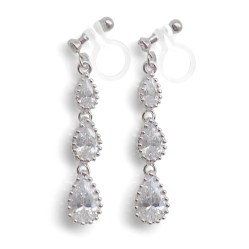 <img src=”comfortable-bridal-weddding-dangle-chandelier-cz-cubic-zirconia-crystal-invisible-clip-on-earrings-miyabigrace2.jpg” alt=”pierced look and comfortable Comfortable and pierced look bridal wedding cubic zirconia cz crystal dangle silver teardrop chandelier invisible clip on earrings by MiyabiGrace 夾耳環 ノンホールピアス”/>