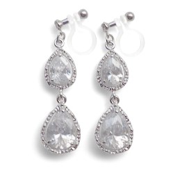 <img src=”comfortable-bridal-wedding-silver-chandelier-cz-cubic-zirconia-crystal-invisible-clip-on-earrings-miyabigrace2.jpg” alt=”pierced look and comfortable Comfortable and pierced look bridal wedding cubic zirconia cz crystal dangle silver teardrop chandelier invisible clip on earrings by MiyabiGrace 夾耳環 ノンホールピアス”/>