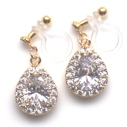 <img src=”comfortable-bridal-wedding-teardrop-cz-crystal-invisible-clip-on-earrings-miyabigrace6.jpg” alt=”pierced look and comfortable Comfortable and pierced look dangle gold bridal wedding cz cubic zirconia crystal teardrop invisible clip on earrings MiyabiGrace 夾耳環 ノンホールピアス”/>