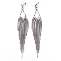 <img src=”comfortable-dangle-chandelier-silver-fringe-crystal-invisible-clip-on-earrings-miyabigrace-3.jpg” alt=”pierced look and comfortable Comfortable and pierced look dangle silver fringe crystal invisible clip on double earrings 夾耳環 ノンホールピアス MiyabiGrace”/>