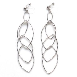 <img src=”comfortable-pierced-look-dangle-long-silver-hoop-invisible-clip-on-earrings-miyabigrace2.jpg” alt=”pierced look and comfortable Comfortable and pierced look dangle silver invisible clip on hoop earrings 夾耳環 ノンホールピアス MiyabiGrace”/>