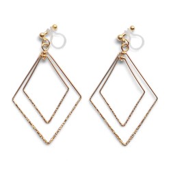 <img src=”comfortable-pierced-look-dangle-shiny-rotatable-textured-gold-double-square-diamond-hoop-invisible-clip-on-earrings-miyabigrace-e5a4bee880b3e792b0-e5a4bee5bc8fe880b3e792b0.jpg” alt=”pierced look and comfortable Comfortable and pierced look dangle gold double diamond square hoop tribal invisible clip on earrings by MiyabiGrace 耳環夾 ノンホールピアス 夾式耳環”/>