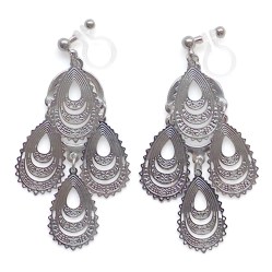 <img src=”comfortable-pierced-look-dangle-silver-chandelier-filigree-boho-bohemian-invisible-clip-on-earrings-miyabigrace2.jpg” alt=”pierced look and comfortable Comfortable and pierced look dangle silver chandelier filigree boho bohemian invisible clip on earrings By MiyabiGrace 夾耳環 ノンホールピアス”/>