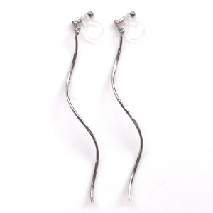 <img src=”dangle-curved-twisted-silver-long-invisible-clip-on-earrings-miyabigrace7.jpg” alt=”pierced look and comfortable Pierced look and comfortable Dangle silver wave bar ear jackets invisible clip on earrings 耳環夾 イヤリング”/>