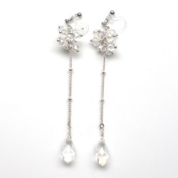 <img src=”/dangle-long-silver-wedding-drop-crystal-invisible-clip-on-earrings5.jpg” alt=”pierced look and comfortable beaded crystal and silver chain drop invisible clip on earrings MiyabiGrace”/>