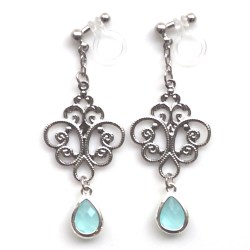 <img src=”dangle-silver-filigree-light-blue-crystal-invisible-clip-on-earrings4.jpg” alt=”pierced look and comfortable Wedding bridal Dangle silver filigree and light teardrop crystal invisible clip on earrings non pierced earrings”/>