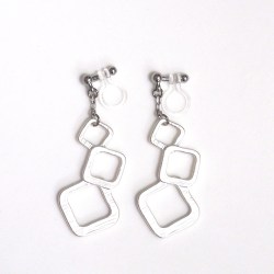 <img src=”dangle-three-square-silver-motif-invisible-clip-on-earrings-non-pierced4.jpg” alt=”pierced look and comfortable Dangle Matte Silver Square Invisible Clip On Earrings”/>