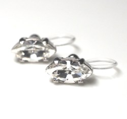 <img src=”marquise-diamond-swarovski-crystal-invisible-clip-on-earrings-non-pierced5.jpg” alt=”pierced look and comfortable Wedding and bridal Diamond Marquise Swarovski Crystal Invisible Clip on Earrings”/>