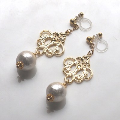 Rococo style cotton pearl invisible clip on earrings