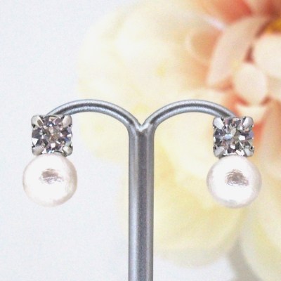 Totally Invisible Clip on Earrings:Crystal Swarovski and Japanese White Cotton Pearl Invisible Clip on Earrings