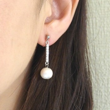 Crystal and white Japanese cotton pearl invisible clip on earrings