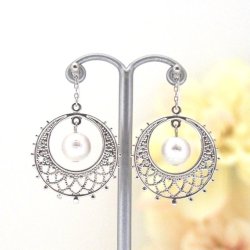 Silver Circle Motif and White Japanese Cotton Pearl Invisible Clip on Earrings1