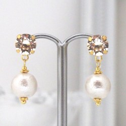 <img src=”light-silk-swarovski-crystal-and-cotton-pearl-invisible-clip-on-earri.jpg” alt=”pierced look and comfortable Wedding bridal Light Silk Swarovski Crystals and White Japanese Cotton Pearl Invisible Clip on Earrings non pierced earrings”/>