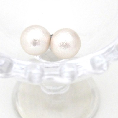 Japanese white cotton pearl stud earrings