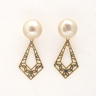 Gold tone Art deco light beige Japanese cotton pearl earrings