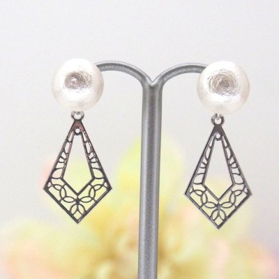 Silver tone Art deco white Japanese cotton pearl earrings