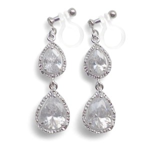 <img src=”comfortable-bridal-wedding-silver-chandelier-cz-cubic-zirconia-crystal-invisible-clip-on-earrings-miyabigrace2.jpg” alt=”pierced look and comfortable Comfortable pierced look bridal wedding dangle chandelier silver cz cubic zirconia crystal invisible clip on earrings By MiyabiGrace by MiyabiGrace 夾耳環 ノンホールピアス”/>
