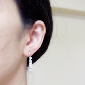 <img src=”dangle-gradated-cz-cubic-zirconia-crystal-wedding-invisible-clip-on-earrings20.jpg” alt=”pierced look and comfortable Pierced look and comfortable dangle wedding bridal cubic zirconia gradated crystal invisible clip on earrings 耳環夾 ノンホールピアス　イヤリング”/>