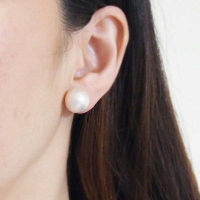  Double White Cotton Pearl Invisible Clip On Earrings_MiyabiGrace
