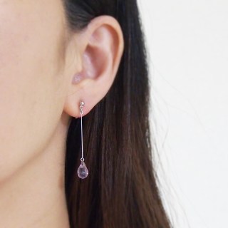 <img src=”dangle-teardrop-amethyst-crystal-invisible-clip-on-earrings.jpg” alt=”pierced look and comfortable Pierced look and comfortable dangle teardrop natural gemstone purple amethyst invisible clip on earrings 耳環夾 ノンホールピアス　イヤリング”/>