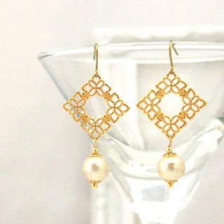 Hypoallergenic earrings Flower motif and cotton pearl titanium earrings3 (1)