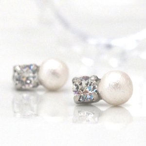 Swarovski crystal & white cotton pearl invisible clip on earrings_MiyabiGrace