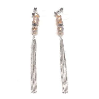 <img src=”dangle-silver-long-chain-white-opal-crystal-invisible-clip-on-earrings10.jpg” alt=”pierced look and comfortable dangle wedding bridal white opal beads and silver chain invisible clip on earrings”/>