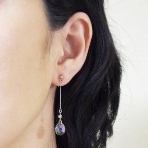 <img src=”dangle-teardrop-green-black-paradise-shine-swarovski-crystal-invisible-clip-on-earrings1.jpg” alt=”pierced look and comfortable dangle green black crystal paradise shine swarovski crystal invisible clip on earrings”/>