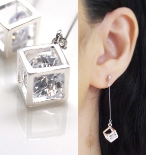 <img src=”cz-diamond-cubic-zirconia-dangle-silver-clube-invisible-clip-on-earrings4.jpg” alt=”pierced look and comfortable dangle cubic zirconia and silver tone cube invisible clip on earrings non pierced earrings”/>