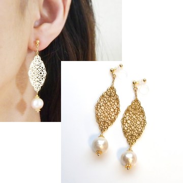 Dangle Gold Filigree & light beige Cotton Pearl Invisible Clip on Earrings2