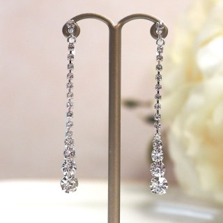 <img src=”dangle-gradated-rhinestone-crystal-wedding-invisible-clip-on-earrings4.jpg” alt=”pierced look and comfortable Pierced look and comfortable dangle wedding bridal rhinestone chandelier crystal invisible clip on earrings 耳環夾 ノンホールピアス　イヤリング”/>
