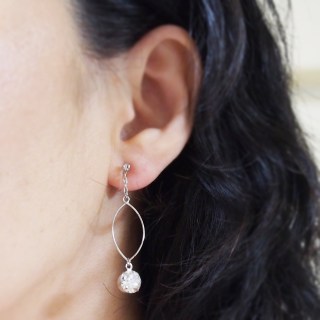 <img src=”dangle-silver-hoop-and-swarovski-crystal-invisible-clip-on-earrings-non-pierced.jpg” alt=”pierced look and comfortable wedding bridal sdangle silver hoop and swarovski crystal invisible clip on earrings non pierced non pierced earrings”/>