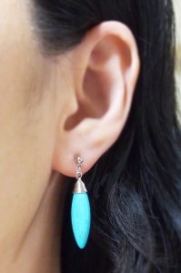 <img src=”dangle-blue-turquoise-bar-invisible-clip-on-earrings-miyabigrace10.jpg” alt=”Turquoise invisible clip on earrings/>