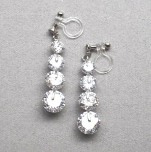 <img src=”dangle-gradated-cz-cubic-zirconia-crystal-wedding-invisible-clip-on-earrings22.jpg” alt=”pierced look and comfortable dangle wedding bridal cz crystal cubic zirconia invisible clip on earrings by MiyabiGrace”/>