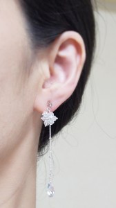 <img src=”/dangle-long-silver-wedding-drop-crystal-invisible-clip-on-earrings13.jpg” alt=”beaded crystal and silver chain drop invisible clip on earrings MiyabiGrace”/>