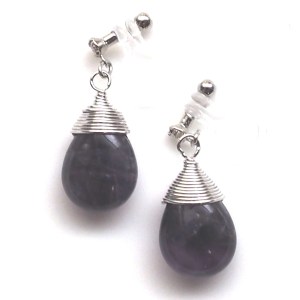 <img src=”/teardrop-purple-amethyst-gemstone-invisible-clip-on-earrings-miyabigrace9.jpg” alt=”Pierced look and comfortable Teardrop purple amethyst invisible clip on earrings”/>