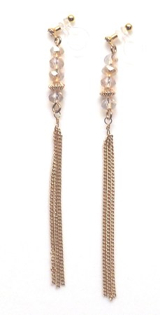 <img src=”comfortable-pierced-look-beads-dangle-gold-chian-tassel-invisible-clip-on-earrings-2.jpg” alt=”pierced look and comfortable Pierced look and comfortable dangle beads and gold tassel invisible clip on earrings 耳環夾 ノンホールピアス　イヤリング”/>