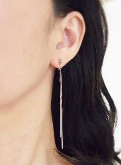 <img src=”comfortable-pierced-look-minimalist-dangle-silver-bar-invisible-clip-on-earrings.jpg” alt=”pierced look and comfortable Pierced look and comfortable dangle minimalist silver bar invisible clip on earrings 耳環夾 ノンホールピアス　イヤリング”/>