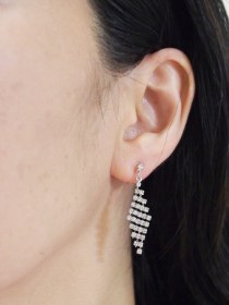 <img src=”dangle-bridal-wedding-lozenge-mesh-rhinestone-crystal-chandelier-invisible-clip-on-earrings2.jpg” alt=”pierced look and comfortable Pierced look and comfortable dangle mesh rhinestone crystal invisible clip on earrings 耳環夾 ノンホールピアス　イヤリング”/>