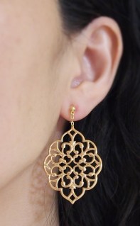 <img src=”comfortable-pierced-look-dangle-gold-leaf-invisible-clip-on-earrings-miyabigrace.jpg” alt=”pierced look and comfortable Pierced look and comfortable dangle gold leaf invisible clip on earringss 夾耳環 ノンホールピアス”/>