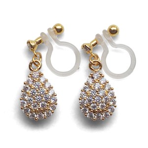 <img src=”bridal-wedding-comfortable-pierced-look-dangle-gold-teardrop-pave-cubic-zirconia-cz-crystal-invisible-clip-on-earrings-miyabigracee5a4bee880b3e792b0-e5a4bee5bc8fe880b3e792b01.jpg” alt=”pierced look and comfortable Comfortable and pierced look bridal wedding dangle gold teardrop pave cubic zirconia cz crystal invisible clip on earrings bridal jewelry by MiyabiGrace 耳環夾 ノンホールピアス 夾式耳環”/>