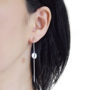 <img src=”comfortable-pierced-look-dangle-long-threader-bar-silver-coin-minimal-invisible-clip-on-earrings-miyabigrace-e5a4bee880b3e792b0-e5a4bee5bc8fe880b3e792b0-e382a4e383a41.jpg” alt=”pierced look and comfortable Comfortable and pierced look dangle long silver threader round coin invisible clip on earrings by MiyabiGrace 耳環夾 ノンホールピアス 夾式耳環”/>