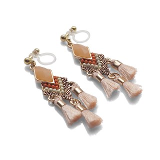 <img src=”pierced-look-comfortable-dangle-orange-rhinestone-tassel-boho-bohemian-invisible-clip-on-earrings-miyabigrace-e5a4bee880b3e792b0-e5a4bee5bc8fe880b3e792b0-e382a4e383a” alt=”pierced look and comfortable Comfortable and pierced look light orange tassel with crystal bohemian ethnic invisible clip on earrings bridal jewelry by MiyabiGrace 耳環夾 ノンホールピアス 夾式耳環”/>