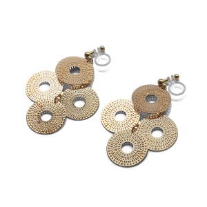<img src=”comfortable-pierced-look-dangle-gold-four-circle-coin-filigree-invisible-clip-on-earrings-miyabigrace-e5a4bee880b3e792b0-e5a4bee5bc8fe880b3e792b0-e382a4e383a4e383aa3.jpg” alt=”pierced look and comfortable Comfortable and pierced look dangle gold circle filigree invisible clip on earrings bridal jewelry by MiyabiGrace 耳環夾 ノンホールピアス 夾式耳環”/>