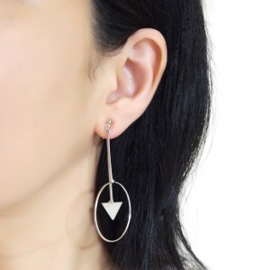 <img src="Comfortable pierced look silver double sided hoop arrow ball bar modern dangle invisible clip on earrings Miyabi Grace (14).jpg" alt="Pierced look comfortable dangle gold double sided circle long chain hoop invisible clip on earrings 4">