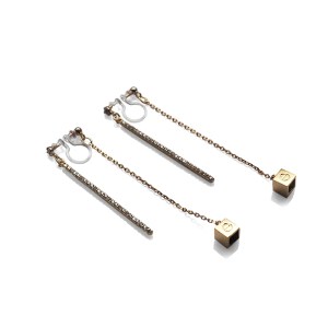 <img src="Pierced look comfortable dangle gold double sided rhinestone crystal cube invisible clip on earrings MiyabiGra.jpg" alt="Pierced look comfortable dangle gold double sided circle long chain hoop invisible clip on earrings 4">