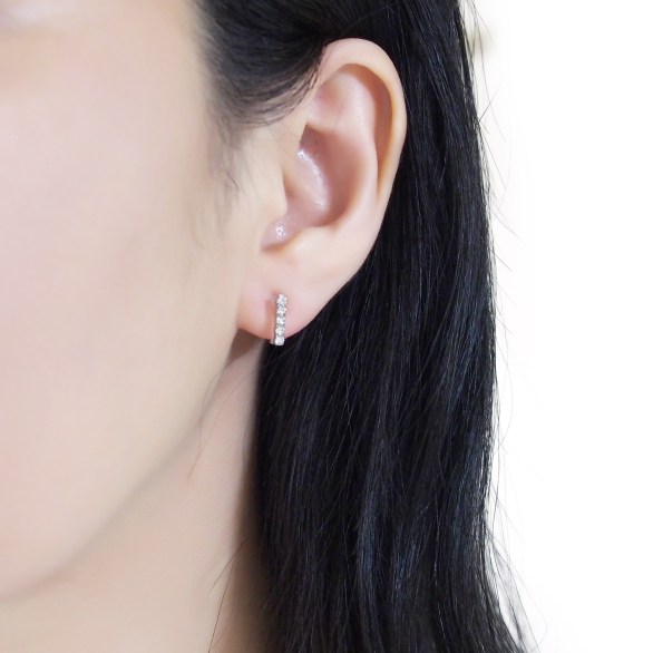 Comfortable pierced look Japanese silver crystal rhinestone bar minimal simple invisible clip on stud earrings MiyabiGrace イヤリング10.jpg