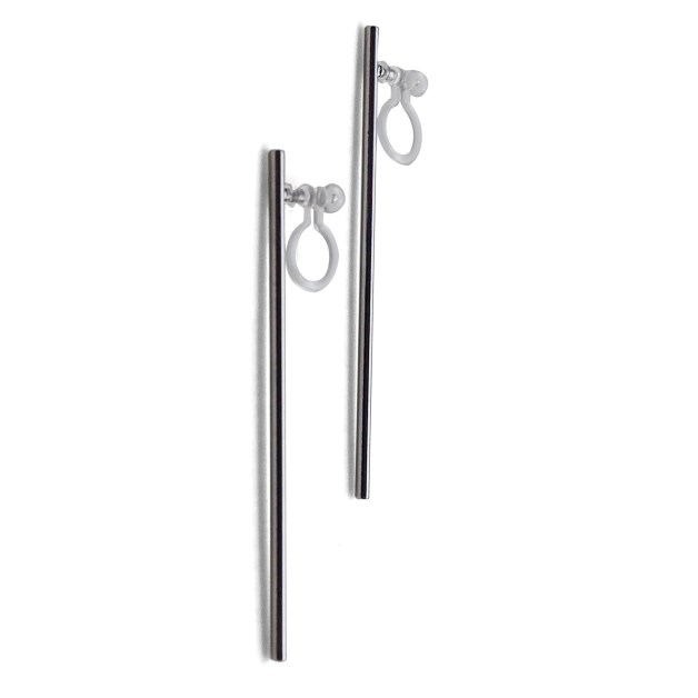 Comfortable pierced look Japanese silver long bar minimal simple invisible clip on stud earrings MiyabiGrace イヤリング1.jpg