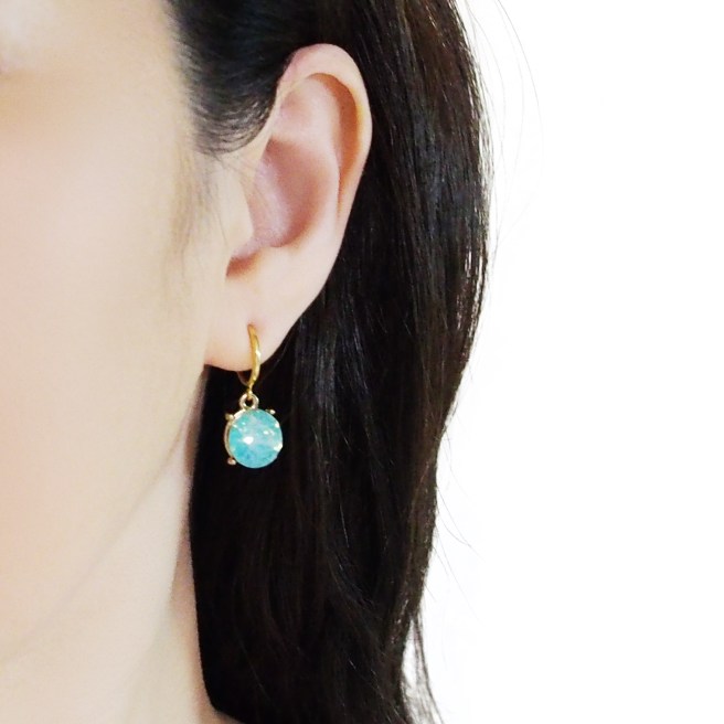 Comfortable pierced look mint green crystal rhinestone resin clip on (5).jpg
