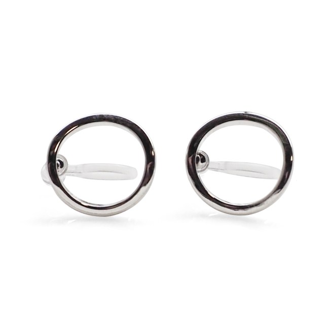 Comfortable-pierced-look-Silver-Curved-Hoops-Circle-Round-Invisible-clip-on-stud-earrings-Miyabi-Grace (4).jpg